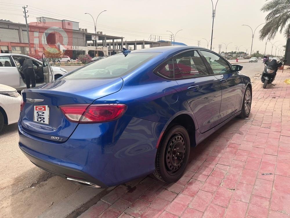 كرايسلر 200